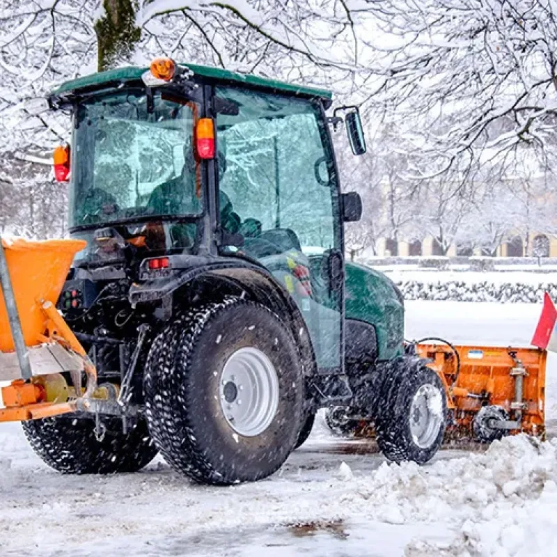 Winterdienst-Gewerbe-Team-Oschmann